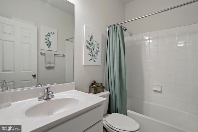 150 NORLAND KNOLL DR, Stephenson, VA 22656