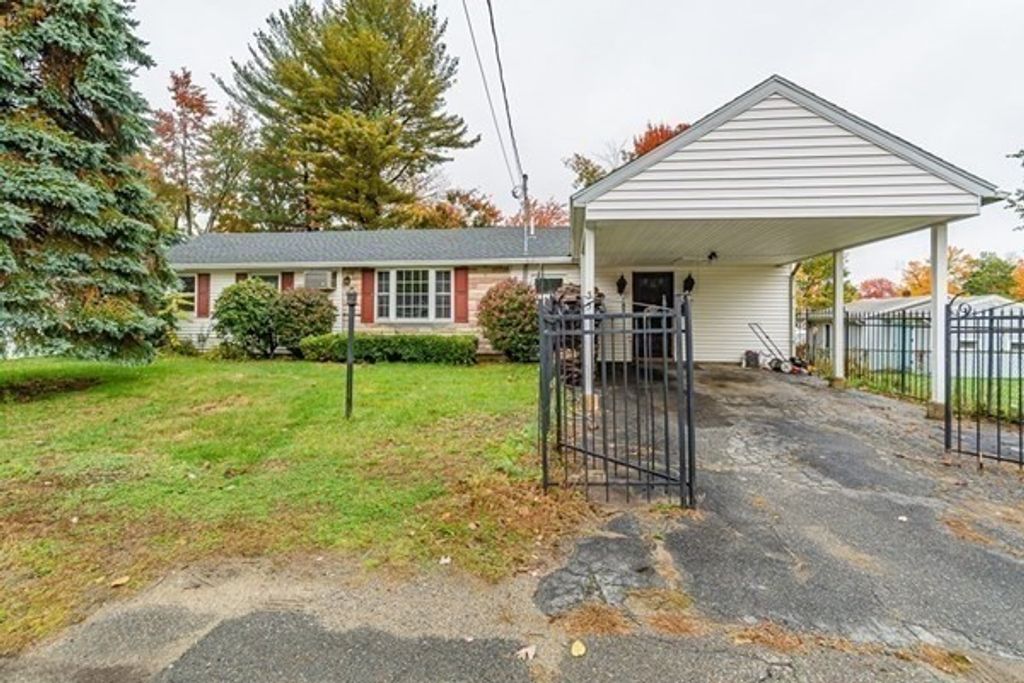 35 Bernadette St, Fitchburg, MA 01420
