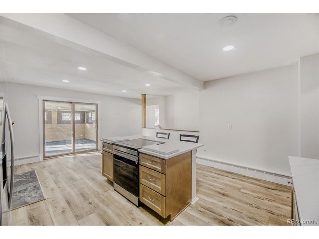 1147 S Kendall Ct, Lakewood, CO 80232