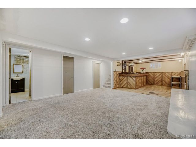 1147 S Kendall Ct, Lakewood, CO 80232
