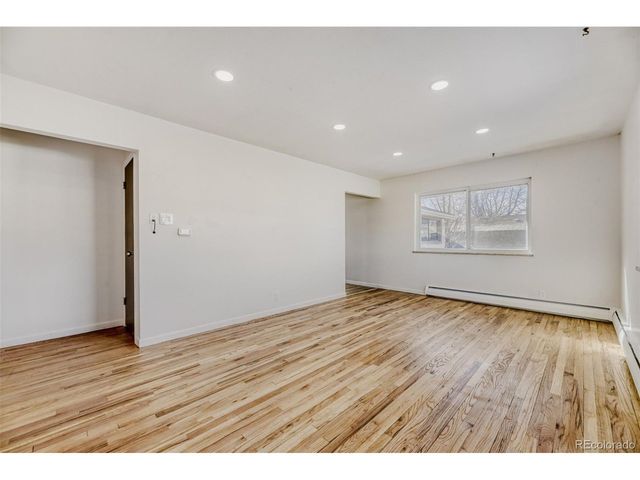 1147 S Kendall Ct, Lakewood, CO 80232