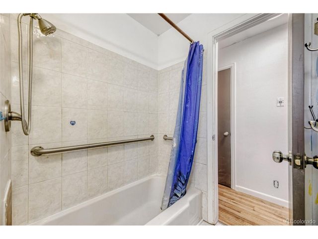 1147 S Kendall Ct, Lakewood, CO 80232