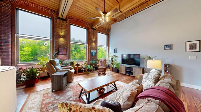 125 Main St Apt 21, Newmarket, NH 03857