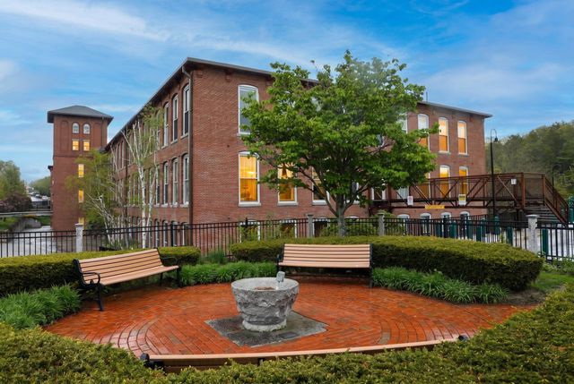 125 Main St Apt 21, Newmarket, NH 03857