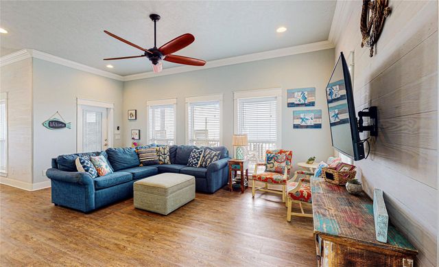 1969 Avenue J, Crystal Beach, TX 77650