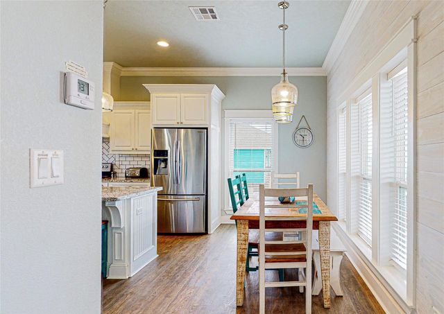 1969 Avenue J, Crystal Beach, TX 77650
