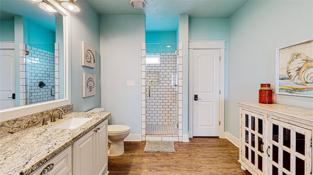 1969 Avenue J, Crystal Beach, TX 77650