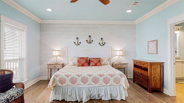 1969 Avenue J, Crystal Beach, TX 77650