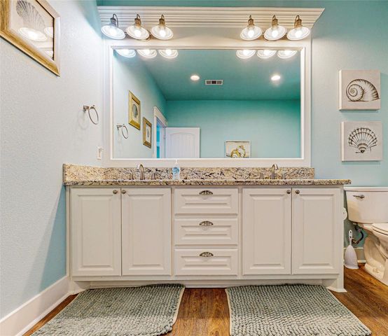 1969 Avenue J, Crystal Beach, TX 77650