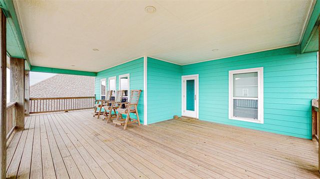 1969 Avenue J, Crystal Beach, TX 77650