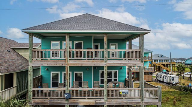1969 Avenue J, Crystal Beach, TX 77650