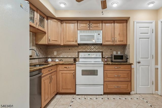 51 River Rd, Byram Twp., NJ 07874