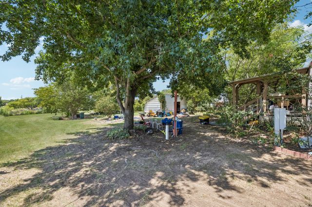 192 Oak Meadows Drive, Springtown, TX 76082