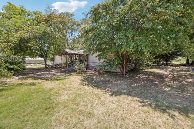 192 Oak Meadows Drive, Springtown, TX 76082