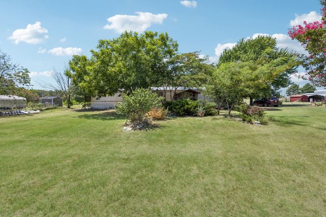 192 Oak Meadows Drive, Springtown, TX 76082