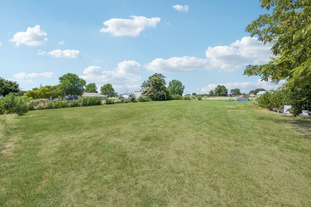 192 Oak Meadows Drive, Springtown, TX 76082