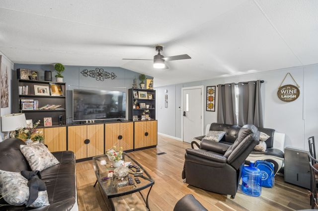 192 Oak Meadows Drive, Springtown, TX 76082