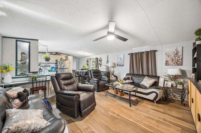 192 Oak Meadows Drive, Springtown, TX 76082