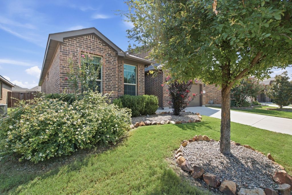 15748 Buffalo Nickel Drive, Fort Worth, TX 76177 — photo 2