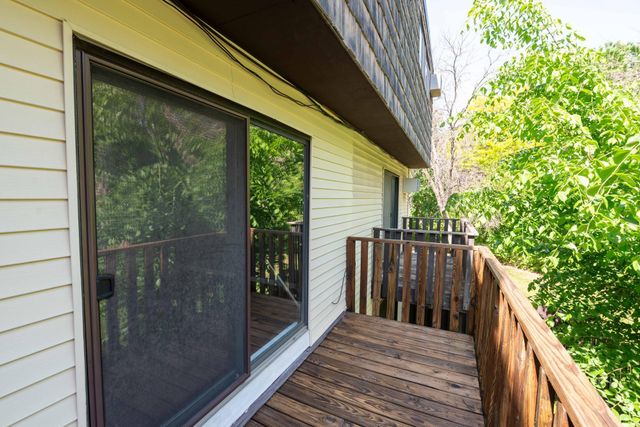 7196 72nd Lane N 227, Brooklyn Park, MN 55428