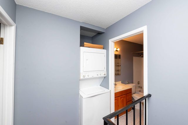 7196 72nd Lane N 227, Brooklyn Park, MN 55428