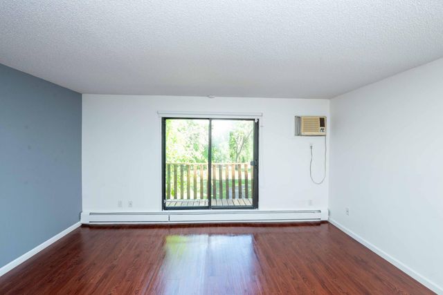 7196 72nd Lane N 227, Brooklyn Park, MN 55428