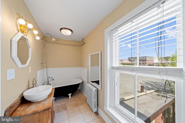 35 S HIGH ST, West Chester, PA 19382