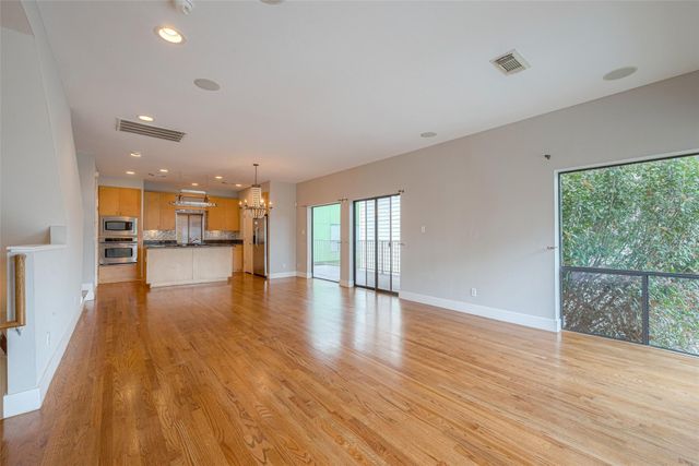 4305 Eigel Street, Houston, TX 77007