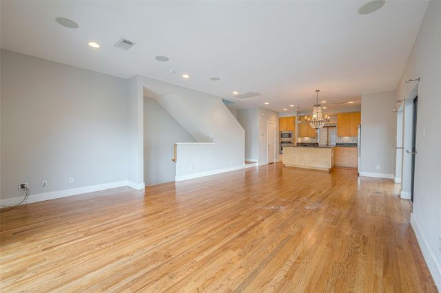 4305 Eigel Street, Houston, TX 77007