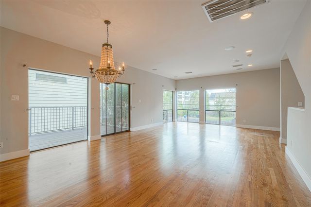 4305 Eigel Street, Houston, TX 77007