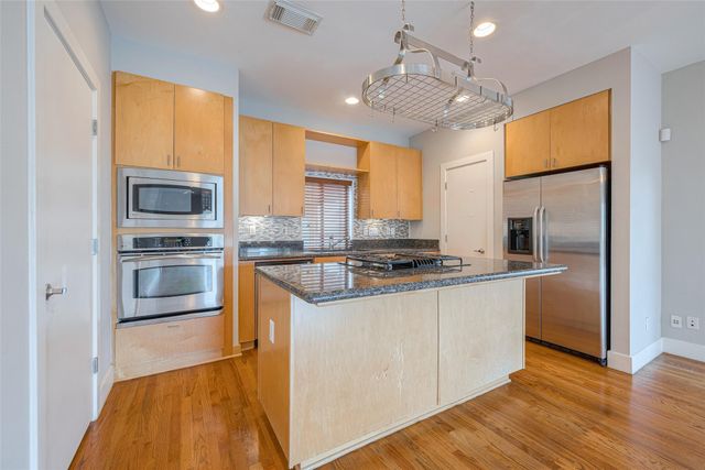 4305 Eigel Street, Houston, TX 77007