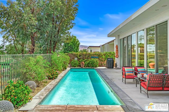 640 Equinox Way, Palm Springs, CA 92262