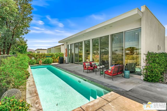 640 Equinox Way, Palm Springs, CA 92262