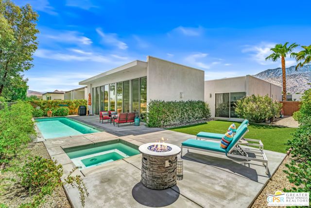 640 Equinox Way, Palm Springs, CA 92262