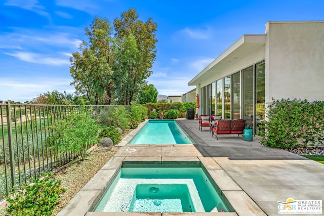 640 Equinox Way, Palm Springs, CA 92262
