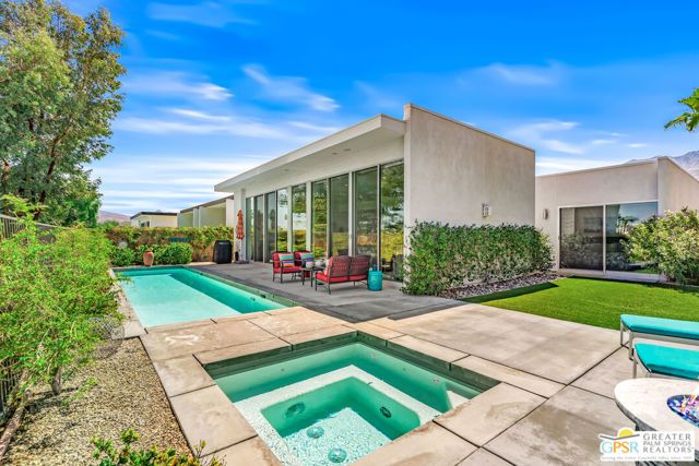 640 Equinox Way, Palm Springs, CA 92262