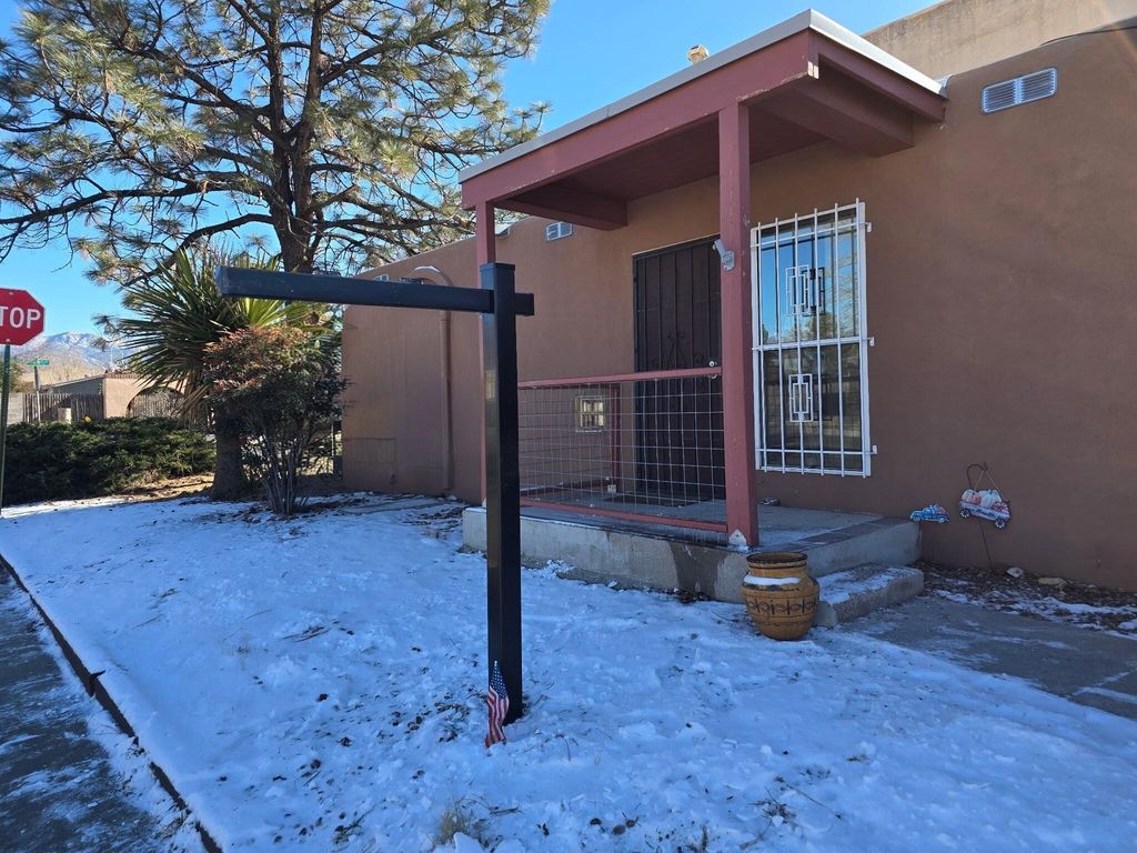 4627 Overland Street NE, Albuquerque, NM 87109