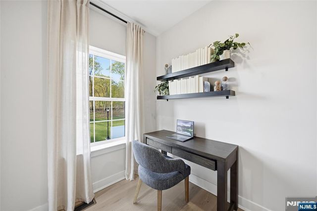 2 Belmont Place, Oakland, NJ 07436