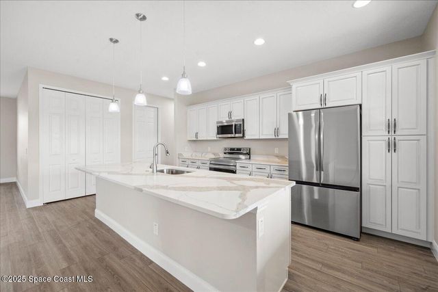1035 Captiva Island Circle SW, Palm Bay, FL 32908