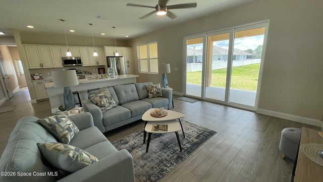 1035 Captiva Island Circle SW, Palm Bay, FL 32908