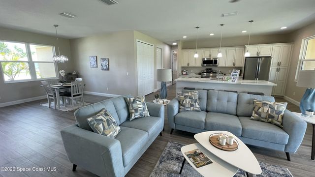 1035 Captiva Island Circle SW, Palm Bay, FL 32908