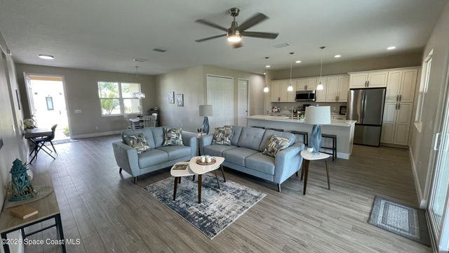 1035 Captiva Island Circle SW, Palm Bay, FL 32908