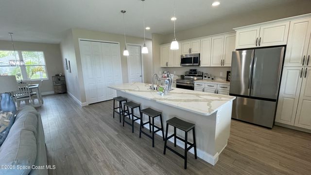 1035 Captiva Island Circle SW, Palm Bay, FL 32908