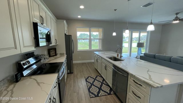 1035 Captiva Island Circle SW, Palm Bay, FL 32908