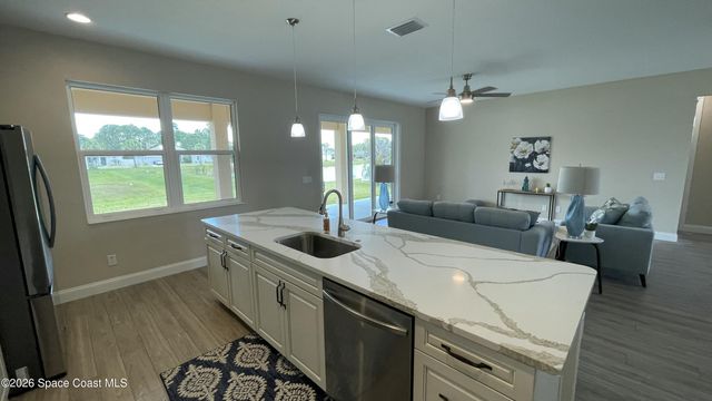 1035 Captiva Island Circle SW, Palm Bay, FL 32908