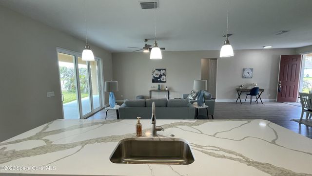 1035 Captiva Island Circle SW, Palm Bay, FL 32908