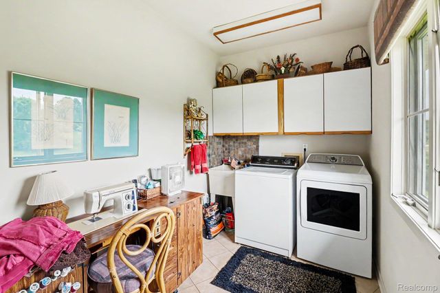 18501 Taylor Lake Road, Rose Township, MI 48442