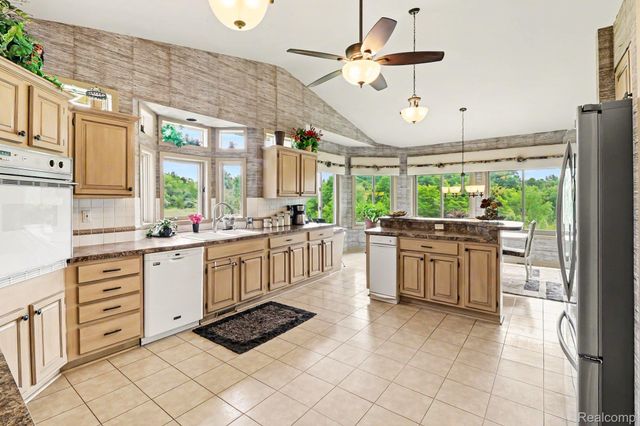 18501 Taylor Lake Road, Rose Township, MI 48442