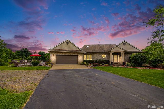 18501 Taylor Lake Road, Rose Township, MI 48442