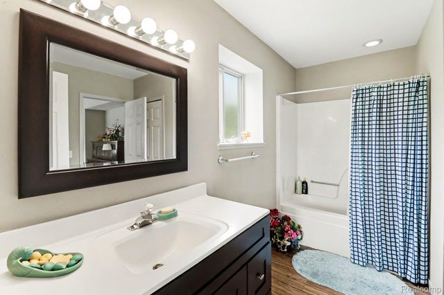 18501 Taylor Lake Road, Rose Township, MI 48442